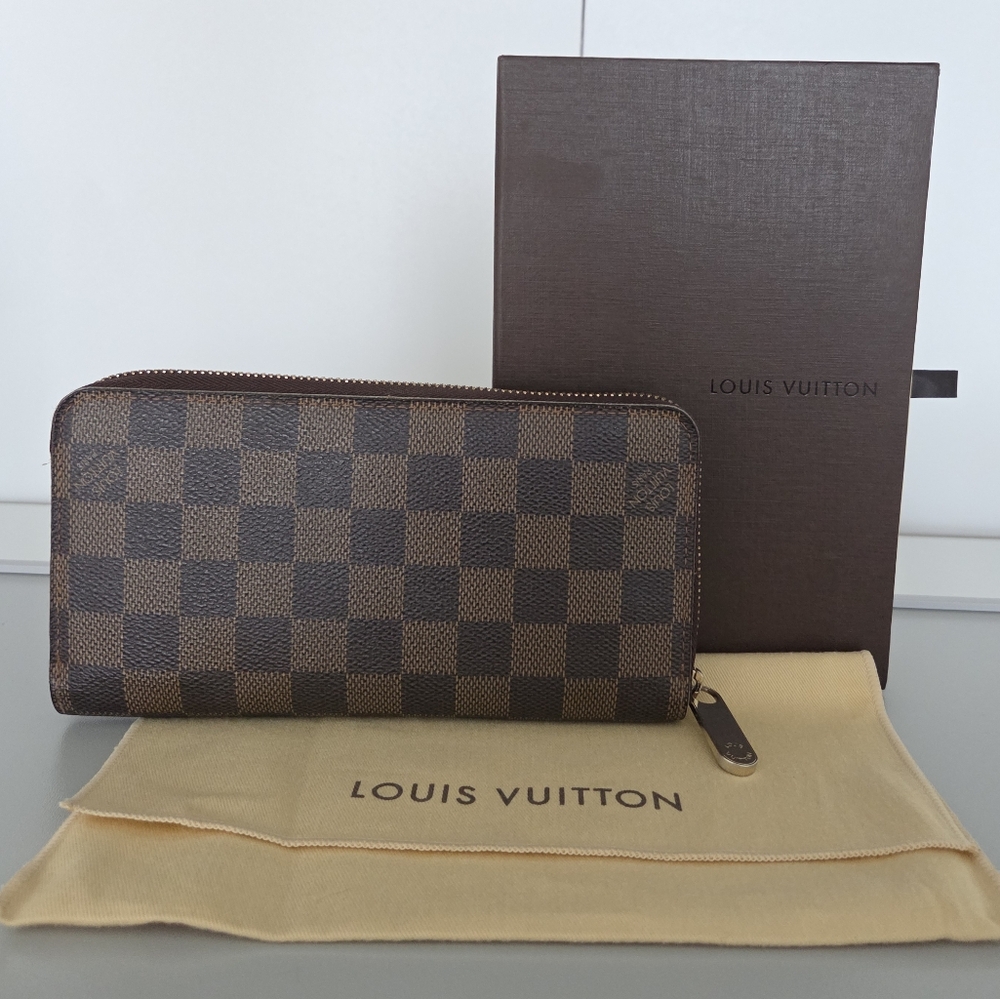 Louis Vuitton Damier Ebene Zippy Wallet